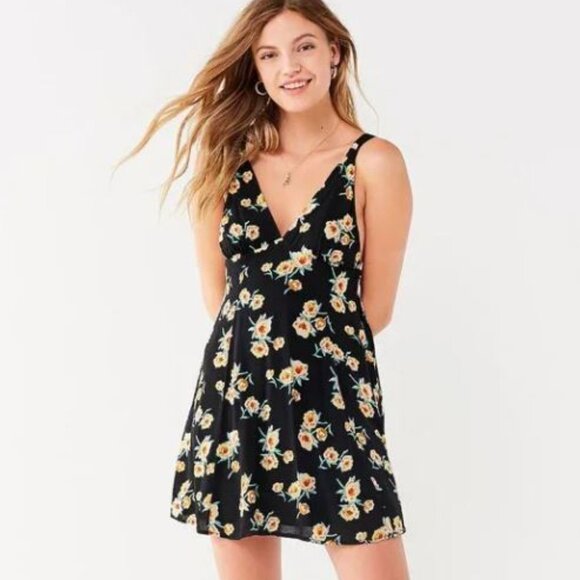 Urban‎ Outfitters Womens Evelyn Empire Floral Mini Sun Dress Size S - Picture 1 of 9